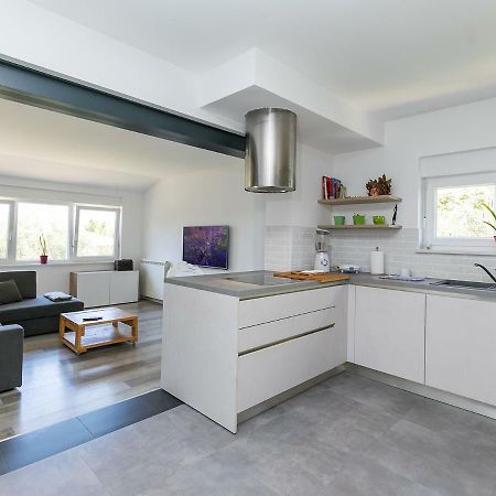 Oliver Art Apartment โปเรช ภายนอก รูปภาพ