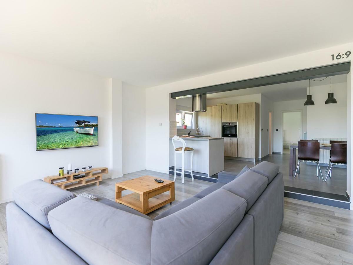 Oliver Art Apartment โปเรช ภายนอก รูปภาพ