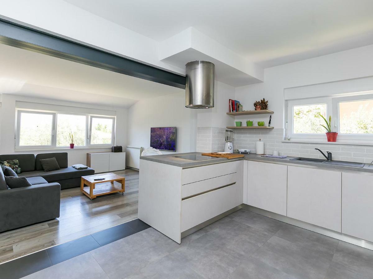 Oliver Art Apartment โปเรช ภายนอก รูปภาพ